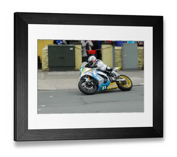 Framed Print : Paul Shoesmith (Kawasaki) 2012 Lightweight TT Framed Print : Paul Shoesmith (Kawasaki) 2012 Lightweight TT