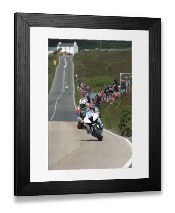 Framed Print : Paul Shoesmith (Yamaha) 2011 Supersport TT Framed Print : Paul Shoesmith (Yamaha) 2011 Supersport TT