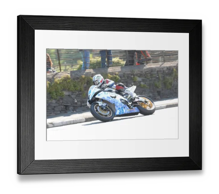 Framed Print : Paul Shoesmith (Yamaha) 2011 Supersport TT Framed Print : Paul Shoesmith (Yamaha) 2011 Supersport TT