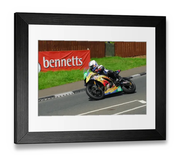 Framed Print : Paul Shoesmith (Kawasaki) 2014 Lightweight TT Framed Print : Paul Shoesmith (Kawasaki) 2014 Lightweight TT