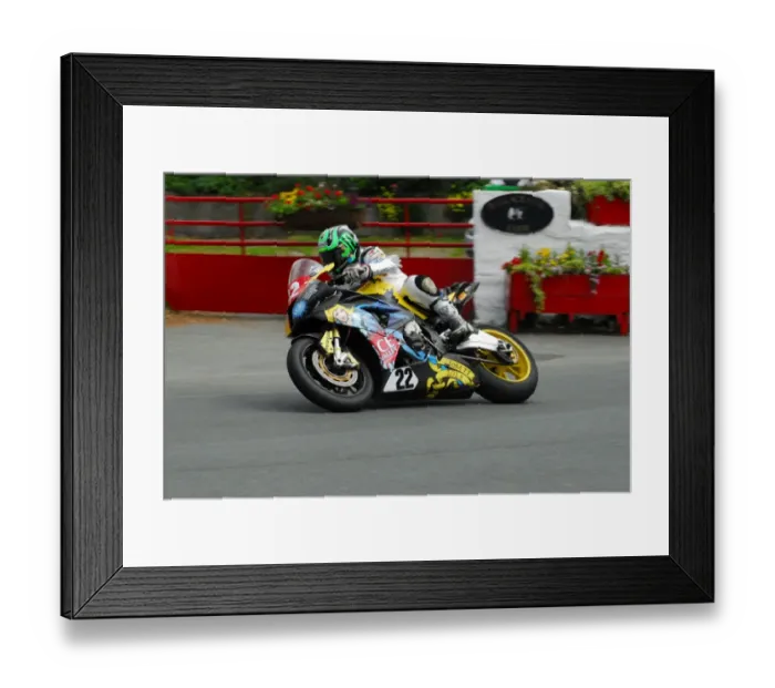 Framed Print : Paul Shoesmith (BMW) 2013 Superstock TT Framed Print : Paul Shoesmith (BMW) 2013 Superstock TT