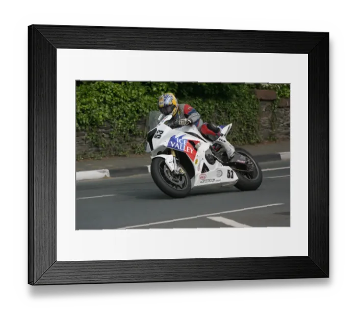 Framed Print : Paul Shoesmith (BMW) 2010 Superbike TT