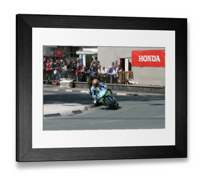 Framed Print : Paul Shoesmith (Yamaha) 2005 Supersport B TT Framed Print : Paul Shoesmith (Yamaha) 2005 Supersport B TT