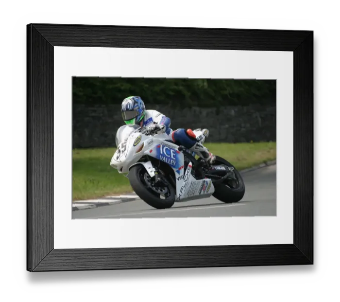 Framed Print : Paul Shoesmith (Yamaha) 2007 Superbike TT