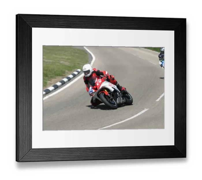 Framed Print : Dan Stewart (Yamaha) 2007 Supersport TT Framed Print : Dan Stewart (Yamaha) 2007 Supersport TT