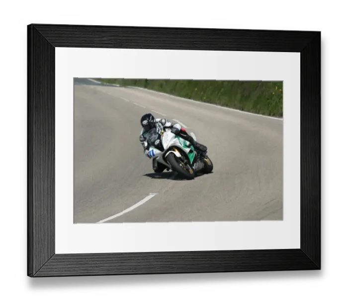 Framed Print : Nigel Beattie (Yamaha) 2007 Supersport TT Framed Print : Nigel Beattie (Yamaha) 2007 Supersport TT