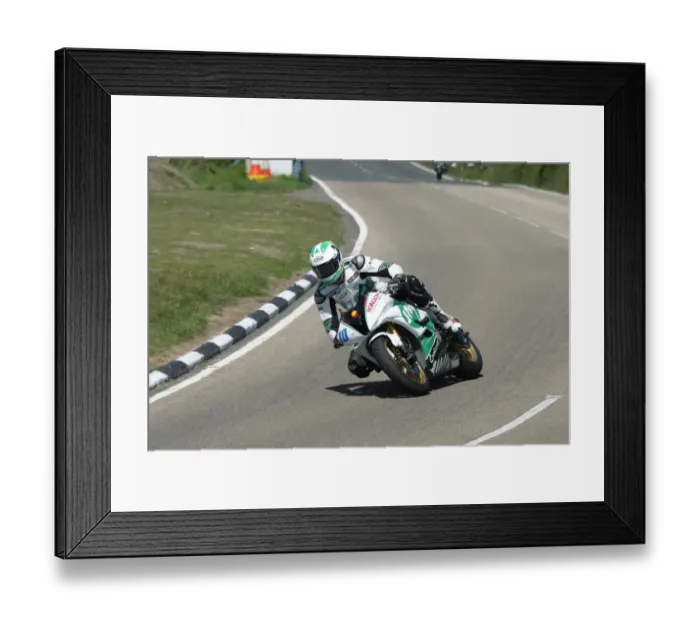 Framed Print : Conor Cummins (Yamaha) 2007 Supersport TT Framed Print : Conor Cummins (Yamaha) 2007 Supersport TT