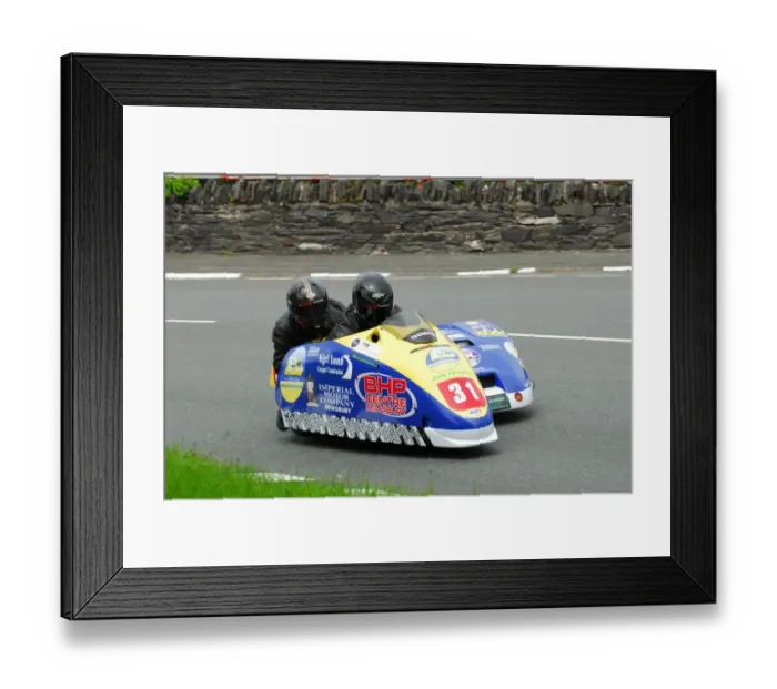 Framed Print : David Hirst & Benjamin Binns (Shelbourne Honda) 2013 Sidecar TT Framed Print : David Hirst & Benjamin Binns (Shelbourne Honda) 2013 Sidecar TT