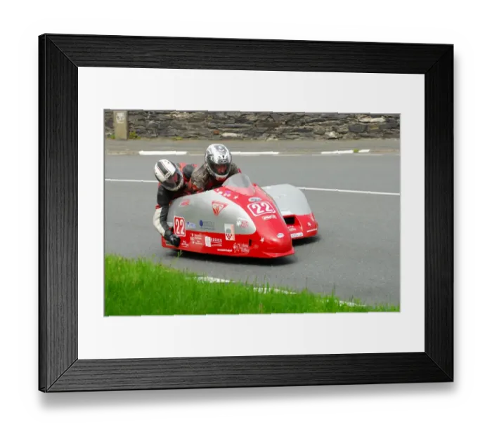Framed Print : Francois Leblond & Cyril Roussel (Shelbourne Suzuki) 2013 Sidecar TT Framed Print : Francois Leblond & Cyril Roussel (Shelbourne Suzuki) 2013 Sidecar TT