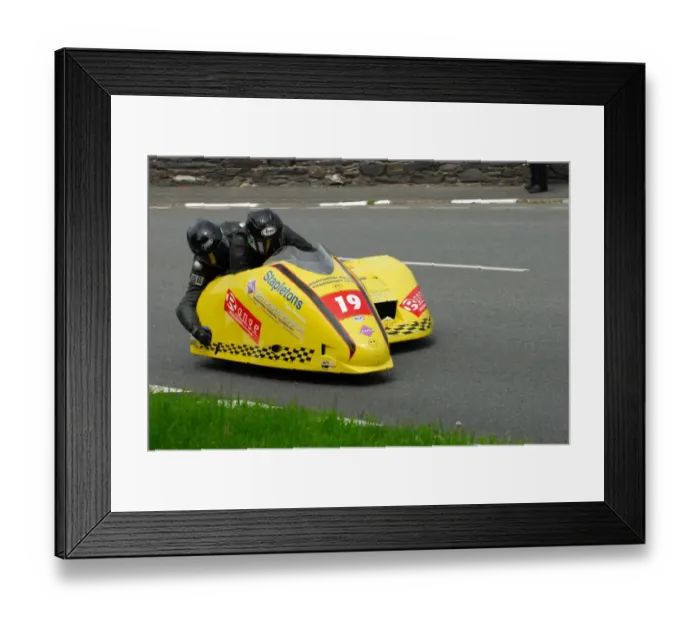 Framed Print : John Saunders & Shaun Parker (Shelbourne Honda) 2013 Sidecar TT Framed Print : John Saunders & Shaun Parker (Shelbourne Honda) 2013 Sidecar TT