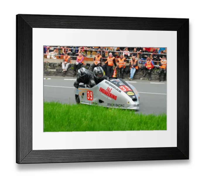 Framed Print : Stephen Hicks & PJ McLaverty (Suzuki) 2013 Sidecar TT Framed Print : Stephen Hicks & PJ McLaverty (Suzuki) 2013 Sidecar TT