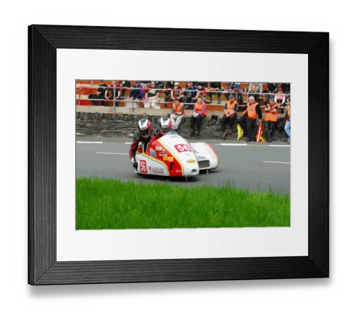 Framed Print : Franck Barbier & Emmanuel Debroise (Baker Suzuki) 2013 Sidecar TT Framed Print : Franck Barbier & Emmanuel Debroise (Baker Suzuki) 2013 Sidecar TT