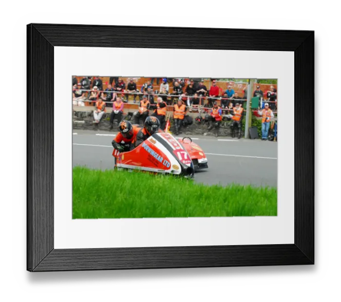 Framed Print : Roy Hanks & Kevin Perry (Molyneux Rose) 2013 Sidecar TT Framed Print : Roy Hanks & Kevin Perry (Molyneux Rose) 2013 Sidecar TT