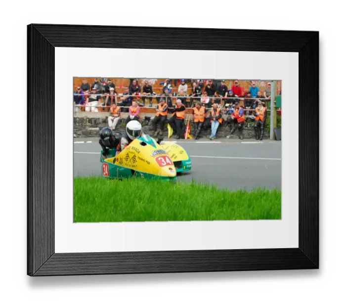 Framed Print : Brian Alflatt & Heath Lane (Suzuki) 2013 Sidecar TT Framed Print : Brian Alflatt & Heath Lane (Suzuki) 2013 Sidecar TT
