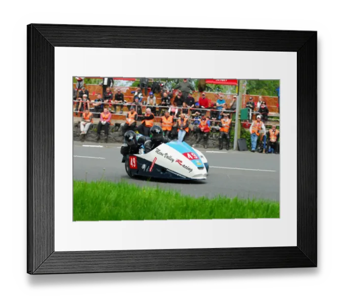 Framed Print : Tom Quaye & Tom Quaye (MRE Suzuki) 2013 Sidecar TT Framed Print : Tom Quaye & Tom Quaye (MRE Suzuki) 2013 Sidecar TT