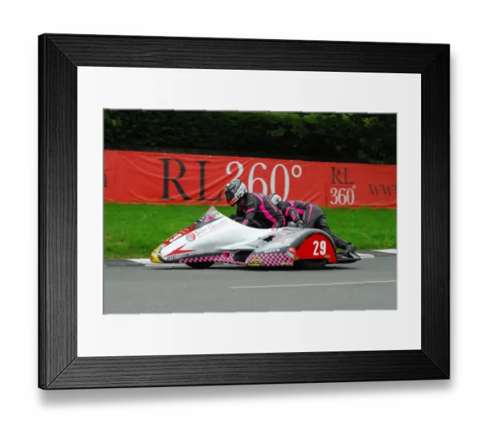 Framed Print : Peter Alton & Keith Brotherton (Baker Yamaha) 2016 Sidecar A TT Framed Print : Peter Alton & Keith Brotherton (Baker Yamaha) 2016 Sidecar A TT