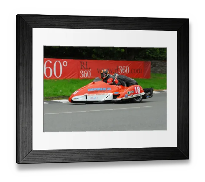 Framed Print : Roy Hanks & Kevin Perry (Molyneux Rose) 2016 Sidecar A TT Framed Print : Roy Hanks & Kevin Perry (Molyneux Rose) 2016 Sidecar A TT