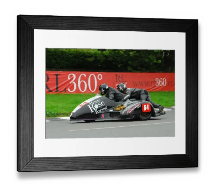 Framed Print : James Noble & Shaun Chandler (MR Equipe) 2016 Sidecar A TT Framed Print : James Noble & Shaun Chandler (MR Equipe) 2016 Sidecar A TT