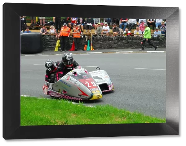 Peter Alton & Keith Brotherton (Baker Yamaha) 2016 Sidecar A TT