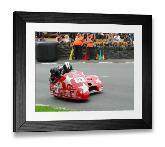 Framed Print : Estelle Leblond & Freddy Lelubez (SGR) 2016 Sidecar A TT Framed Print : Estelle Leblond & Freddy Lelubez (SGR) 2016 Sidecar A TT