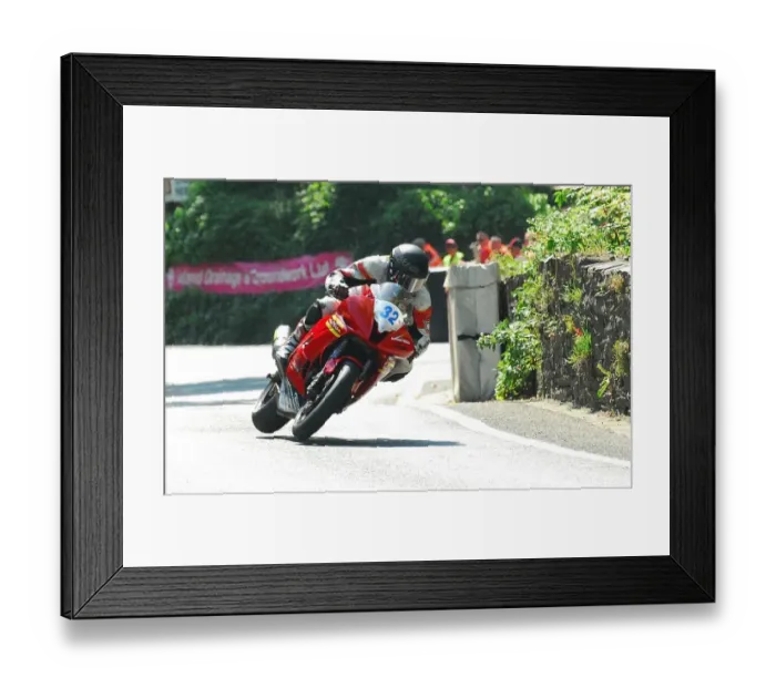 Framed Print : Ben Wylie (Yamaha) 2016 Supersport 1 TT