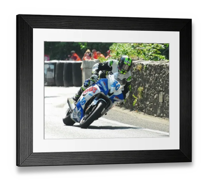 Framed Print : Robert Wilson (Yamaha) 2016 Supersport 1 TT Framed Print : Robert Wilson (Yamaha) 2016 Supersport 1 TT