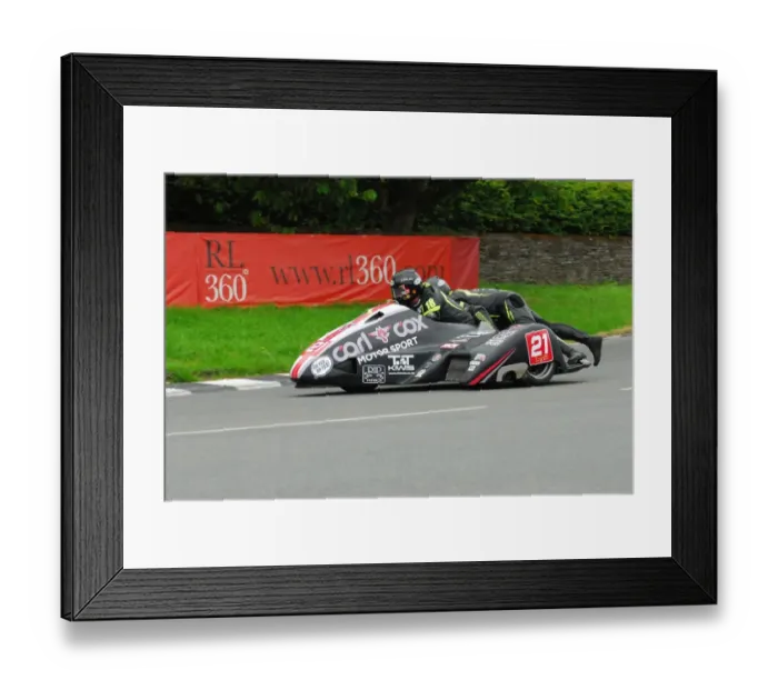 Framed Print : Colin Buckley & Robbie Shorter (Carl Cox) 2016 Sidecar A TT Framed Print : Colin Buckley & Robbie Shorter (Carl Cox) 2016 Sidecar A TT