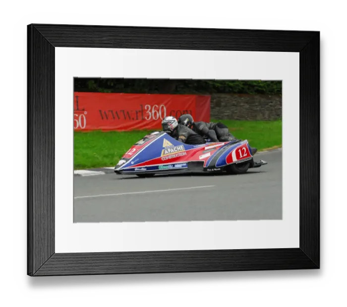 Framed Print : Matthew Dix & Shaun Parker (Baker) 2016 Sidecar A TT Framed Print : Matthew Dix & Shaun Parker (Baker) 2016 Sidecar A TT