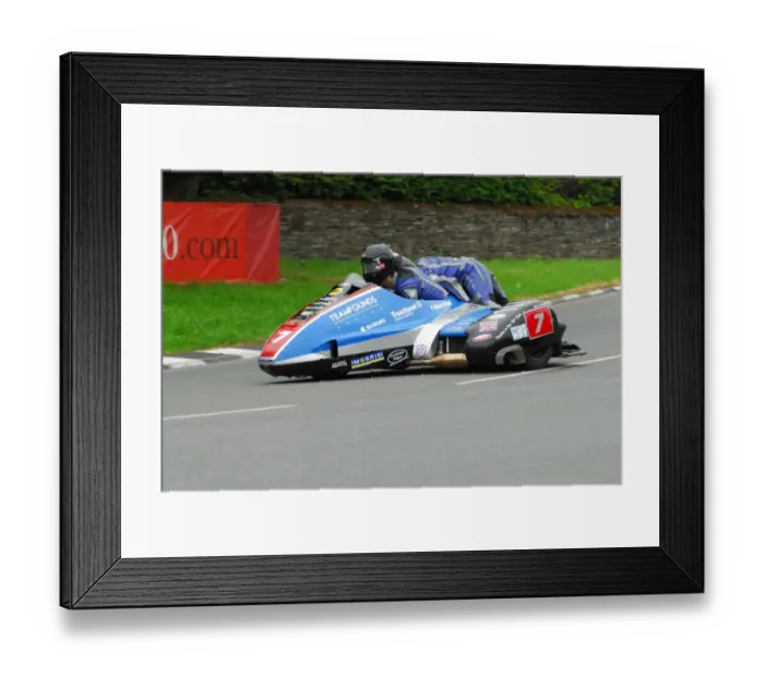 Framed Print : Alan Founds & Aki Aalto (LCR Suzuki) 2016 Sidecar A TT Framed Print : Alan Founds & Aki Aalto (LCR Suzuki) 2016 Sidecar A TT