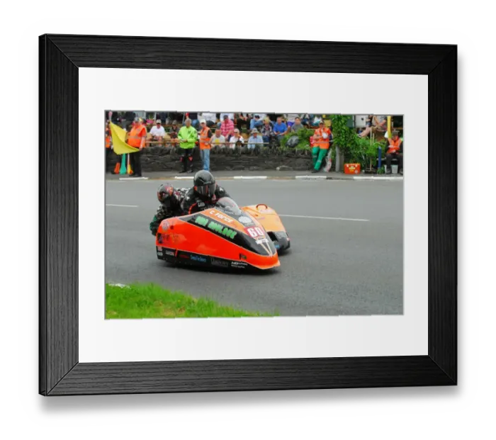 Framed Print : Simon Gilbert & Marc Maier (Yamaha) 2016 Sidecar A TT Framed Print : Simon Gilbert & Marc Maier (Yamaha) 2016 Sidecar A TT
