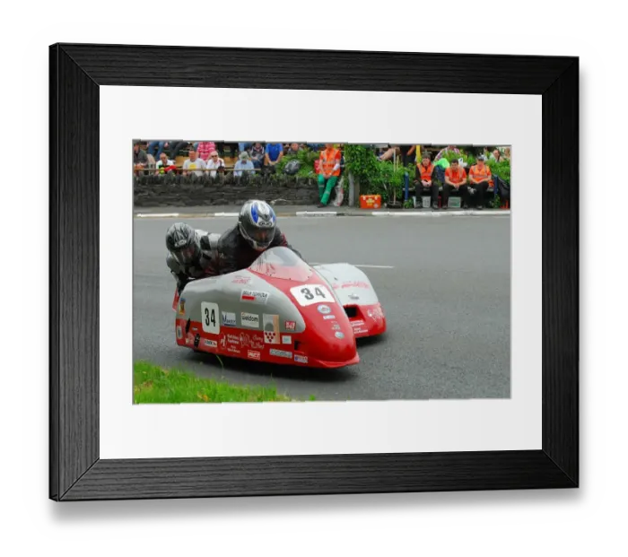 Framed Print : Francois Leblond & Bruno Picquoin (Shelbourne Suzuki) 2016 Sidecar A TT Framed Print : Francois Leblond & Bruno Picquoin (Shelbourne Suzuki) 2016 Sidecar A TT