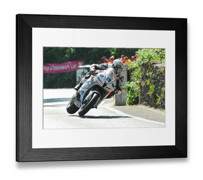 Framed Print : James Cowton (Honda) 2016 Supersport 1 TT Framed Print : James Cowton (Honda) 2016 Supersport 1 TT
