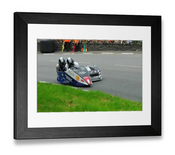 Framed Print : Karl Bennett & Lee Cain (DMR Suzuki) 2016 Sidecar A TT Framed Print : Karl Bennett & Lee Cain (DMR Suzuki) 2016 Sidecar A TT