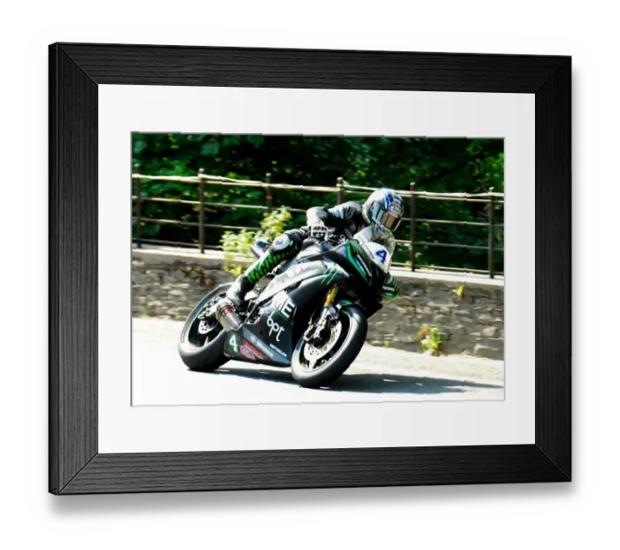 Framed Print : Ian Hutchinson (Yamaha) 2016 Supersport 1 TT Framed Print : Ian Hutchinson (Yamaha) 2016 Supersport 1 TT