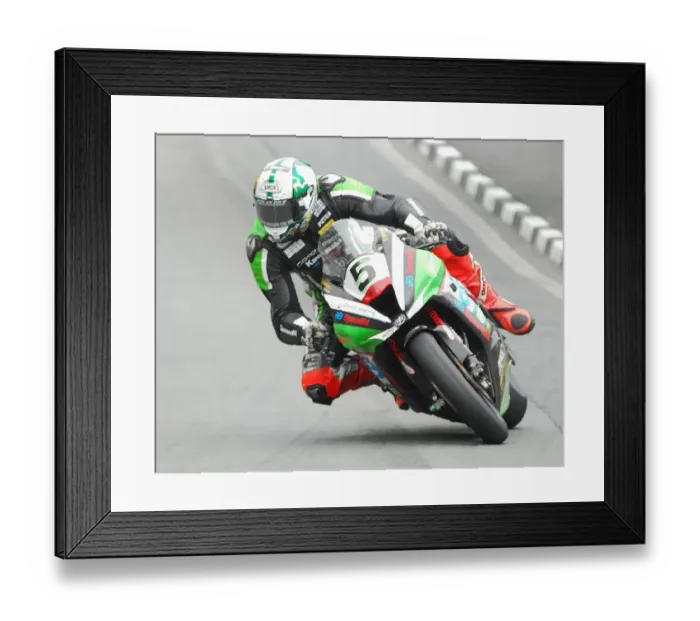 Framed Print : Peter Hickman (Kawasaki) 2016 Superbike TT Framed Print : Peter Hickman (Kawasaki) 2016 Superbike TT
