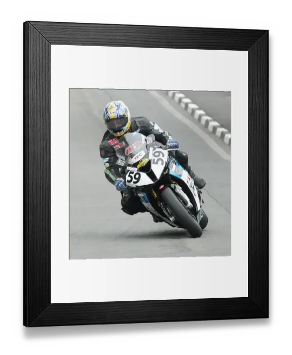 Framed Print : Eric Wilson (BMW) 2016 Superbike TT Framed Print : Eric Wilson (BMW) 2016 Superbike TT