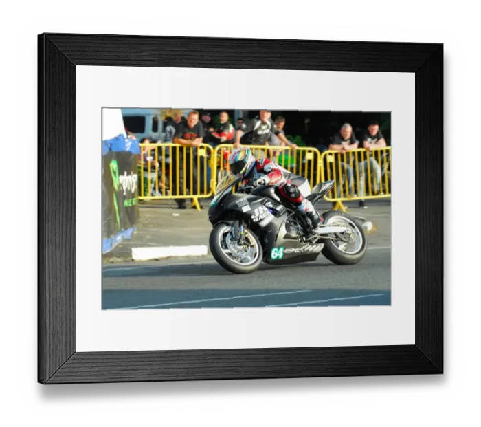 Framed Print : Alastair Fagan (Suzuki) 2016 Lightweight TT Framed Print : Alastair Fagan (Suzuki) 2016 Lightweight TT
