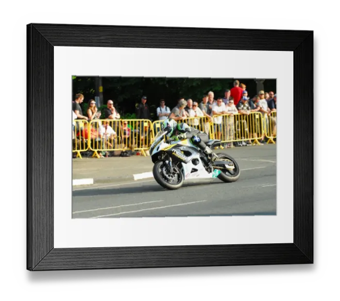 Framed Print : Callum Laidlaw (Kawasaki) 2016 Lightweight TT Framed Print : Callum Laidlaw (Kawasaki) 2016 Lightweight TT