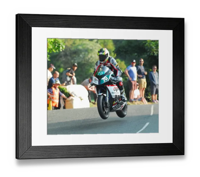 Framed Print : Steve Heneghan (Kawasaki) 2016 Lightweight TT Framed Print : Steve Heneghan (Kawasaki) 2016 Lightweight TT