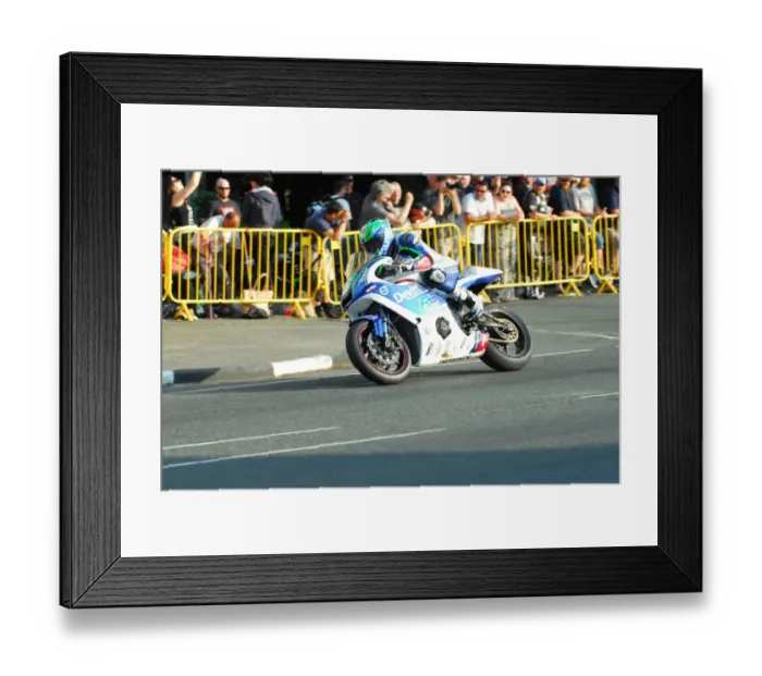 Framed Print : Ivan Lintin (Kawasaki) 2016 Lightweight TT Framed Print : Ivan Lintin (Kawasaki) 2016 Lightweight TT