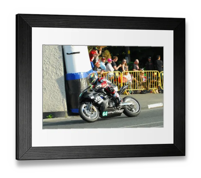 Framed Print : Alastair Fagan (Suzuki) 2016 Lightweight TT Framed Print : Alastair Fagan (Suzuki) 2016 Lightweight TT