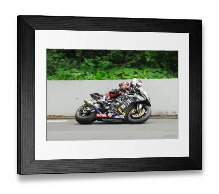 Framed Print : Michael Dunlop (BMW) 2016 Senior TT Framed Print : Michael Dunlop (BMW) 2016 Senior TT