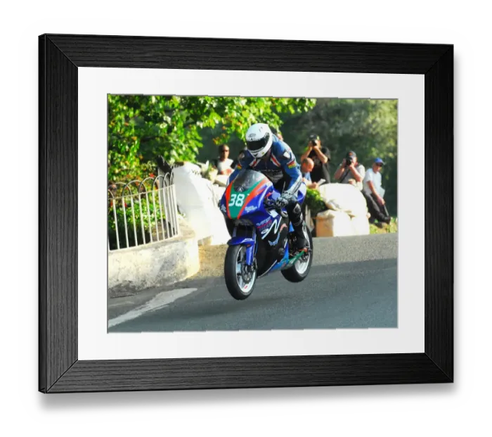 Framed Print : Colin Stephenson (Suzuki) 2016 Lightweight TT Framed Print : Colin Stephenson (Suzuki) 2016 Lightweight TT