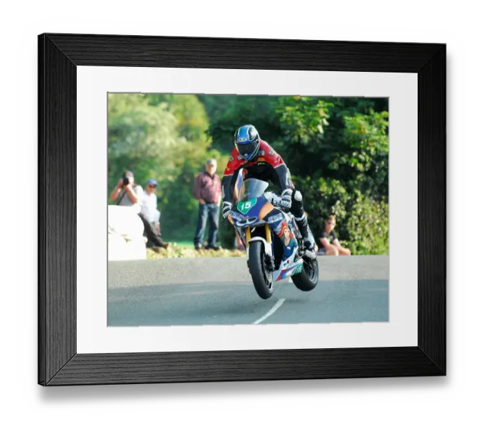 Framed Print : Sam West (Suzuki) 2016 Lightweight TT Framed Print : Sam West (Suzuki) 2016 Lightweight TT