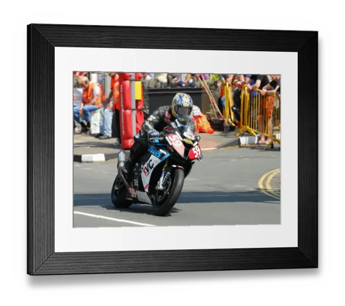 Framed Print : Eric Wilson (BMW) 2016 Superstock TT Framed Print : Eric Wilson (BMW) 2016 Superstock TT