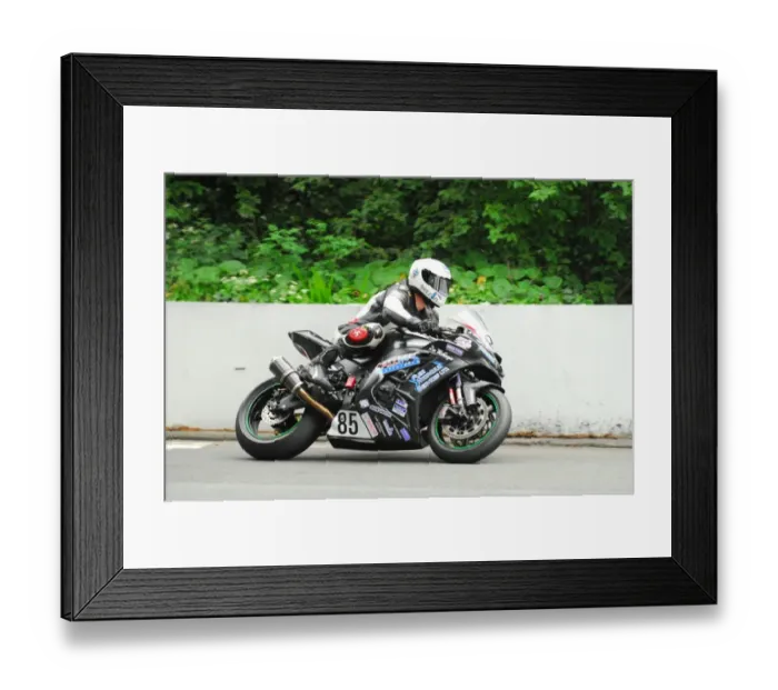 Framed Print : Craig Neve (Kawasaki) 2016 Senior TT Framed Print : Craig Neve (Kawasaki) 2016 Senior TT
