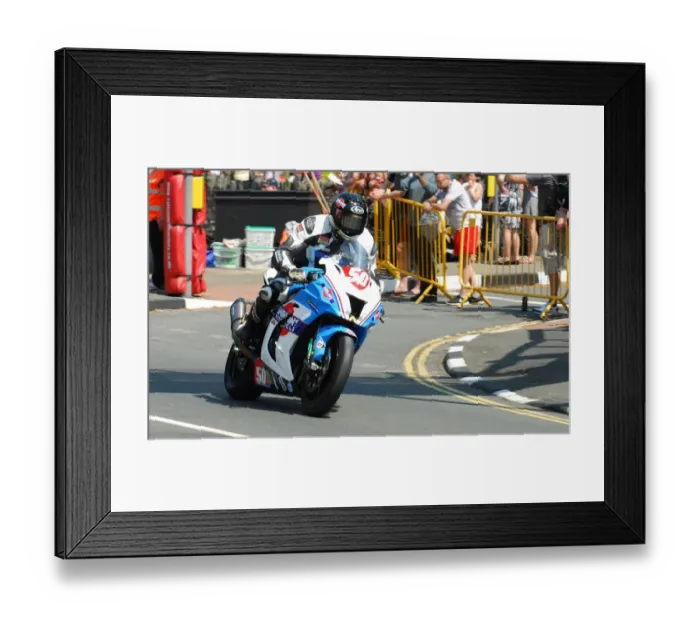 Framed Print : Derek Sheils (Kawasaki) 2016 Supersport TT Framed Print : Derek Sheils (Kawasaki) 2016 Supersport TT