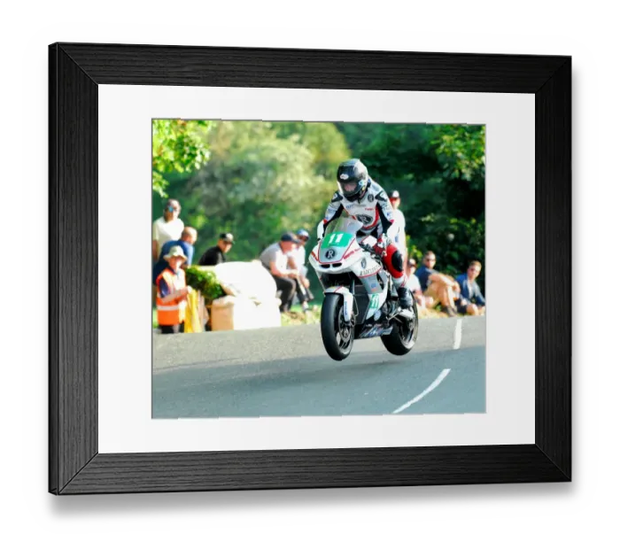 Framed Print : James Cowton (Kawasaki) 2016 Lightweight TT Framed Print : James Cowton (Kawasaki) 2016 Lightweight TT
