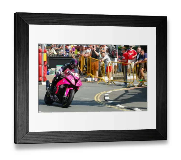 Framed Print : Jim Hodson (BMW) 2016 Supersport TT