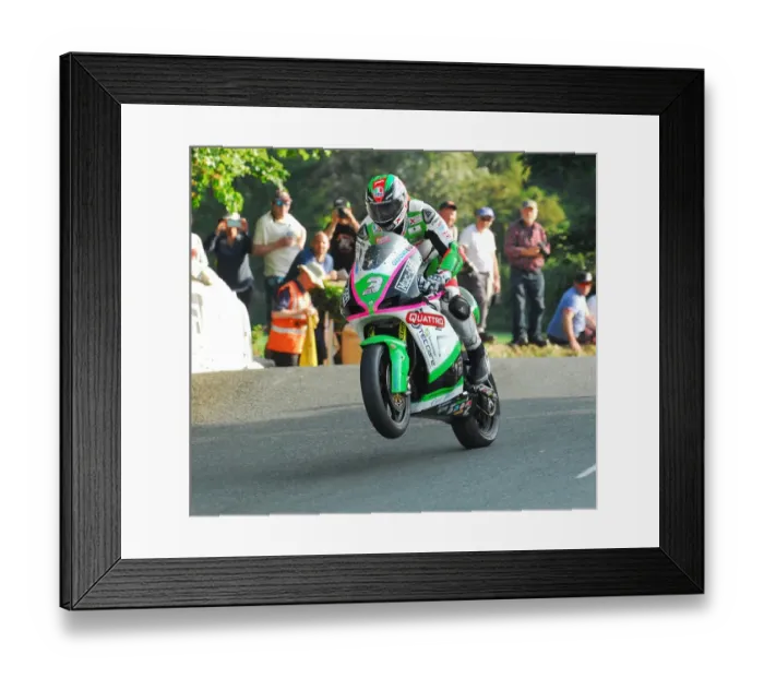 Framed Print : James Hillier (Kawasaki) 2016 Lightweight TT Framed Print : James Hillier (Kawasaki) 2016 Lightweight TT